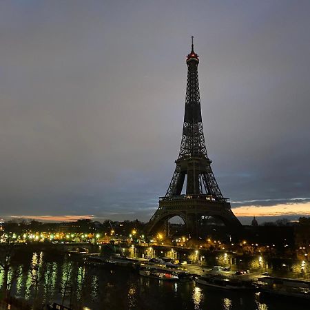 Eiffel Tower Romantic View Appartamento Parigi Esterno foto