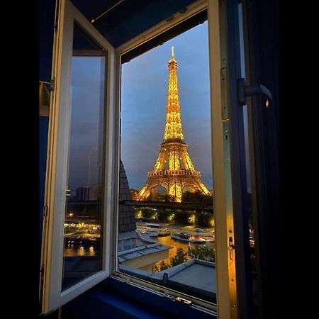 Eiffel Tower Romantic View Appartamento Parigi Esterno foto
